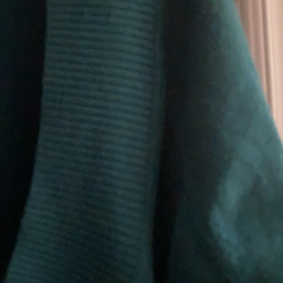 Crop style sweater - Picture 2 of 3